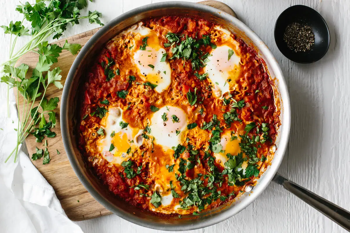 An image of a completed Shakshuka dish.